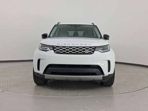 New 2025 Land Rover Discovery S image 6