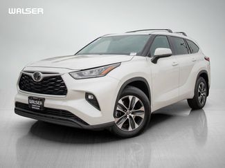 Used 2020 Toyota Highlander XLE AWD/4WD video 1