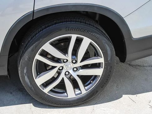 Used 2018 Honda Pilot Touring image 6
