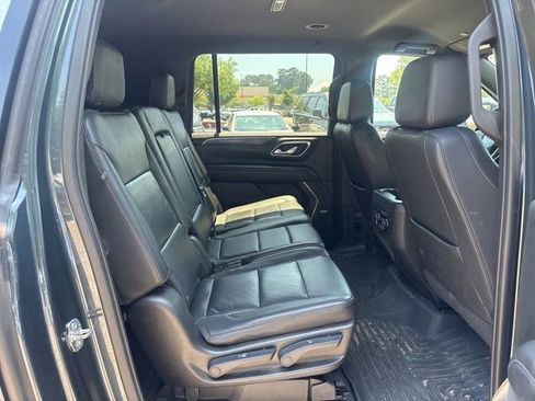 Used 2021 Chevrolet Suburban LT RWD image 13