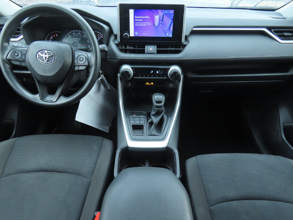 Used 2023 Toyota RAV4 LE AWD/4WD image 7