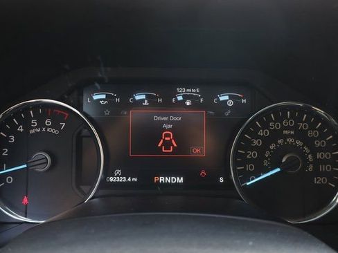 Used 2019 Ford F150 Lariat w/ Equipment Group 502A Luxury image 16