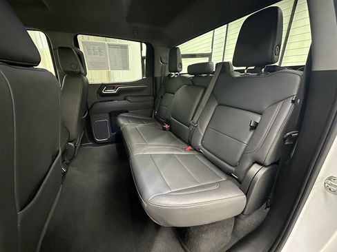 Certified 2025 GMC Sierra 1500 SLT image 26