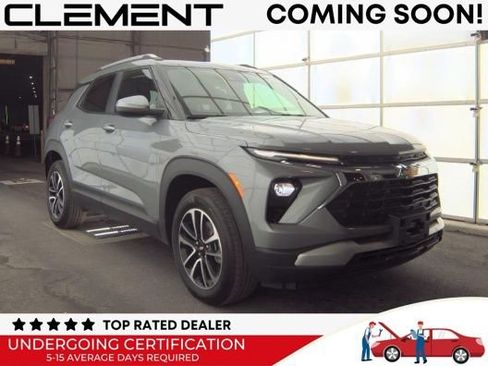 Used 2025 Chevrolet TrailBlazer LT AWD/4WD image 2