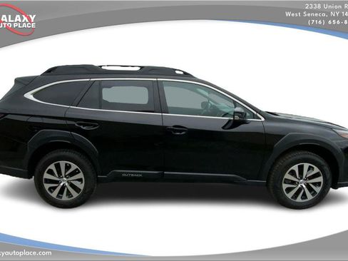 Used 2024 Subaru Outback Premium AWD/4WD image 4