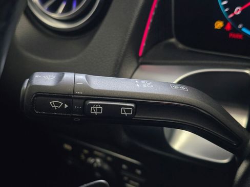 Used 2021 Mercedes-Benz GLB 250 4MATIC w/ Premium Package image 41