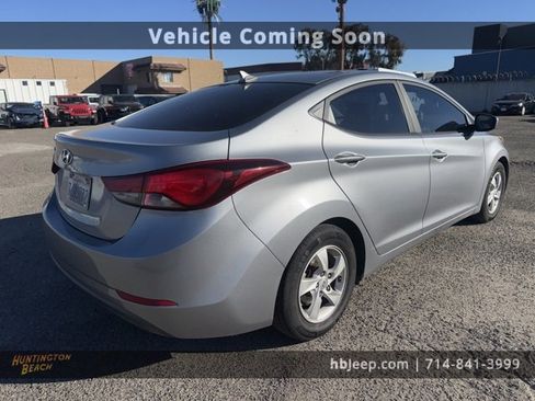 Used 2015 Hyundai Elantra SE image 5