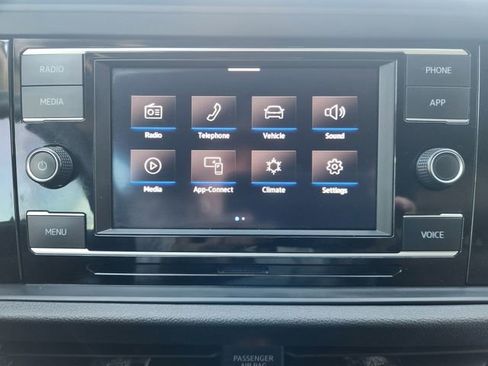 Used 2024 Volkswagen Jetta SE FWD image 16