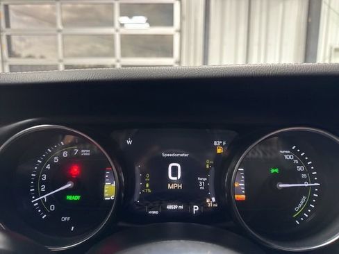 Used 2022 Jeep Wrangler Unlimited Sahara image 8