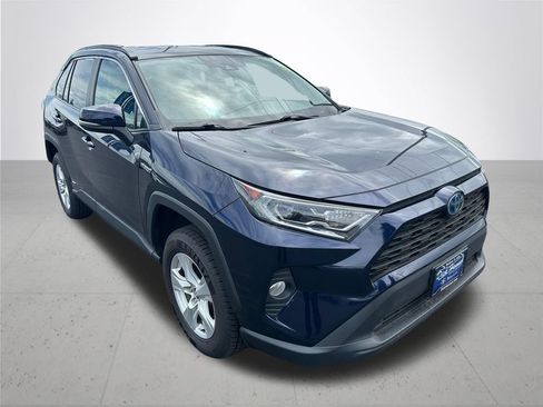 Used 2020 Toyota RAV4 XLE AWD/4WD image 5