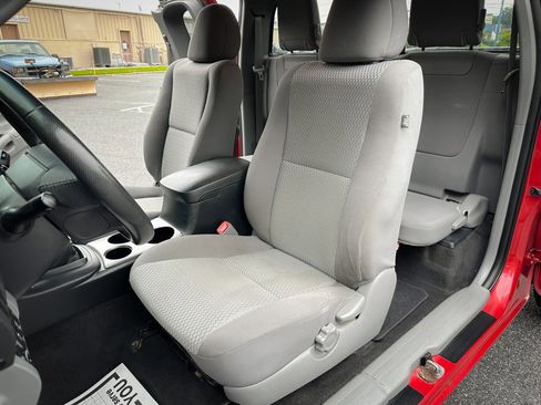 Used 2012 Toyota Tacoma image 13