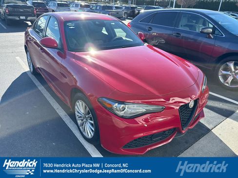 Used 2022 Alfa Romeo Giulia Sprint image 1