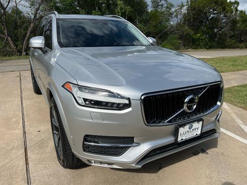 Used 2018 Volvo XC90 T6 Momentum w/ Convenience Package AWD/4WD image 3