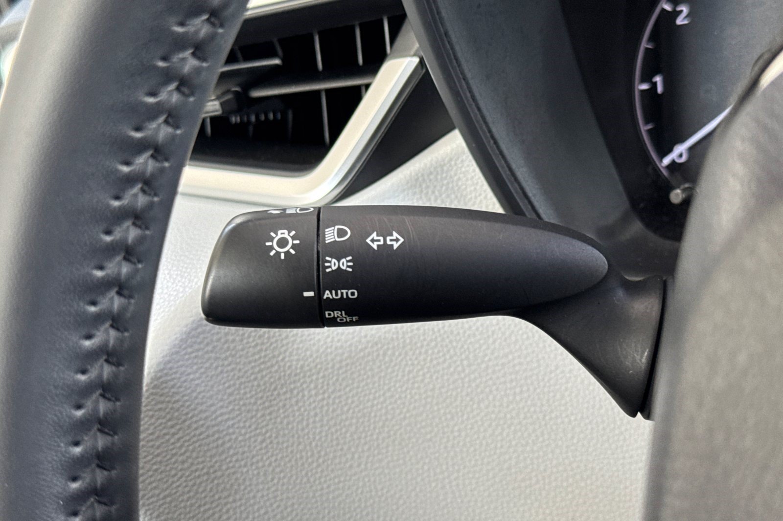 Used 2023 Toyota Corolla SE FWD image 31