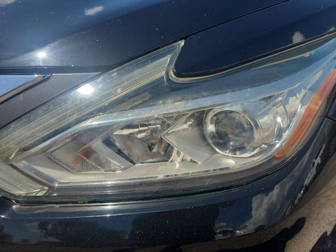 Used 2017 Nissan Altima 2.5 SL FWD image 9