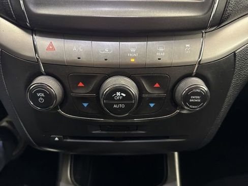 Used 2018 Dodge Journey Crossroad image 42