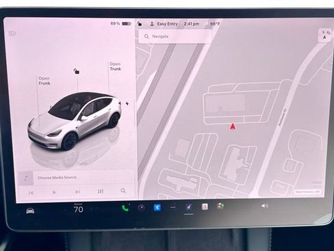 Used 2023 Tesla Model Y Long Range AWD/4WD image 17