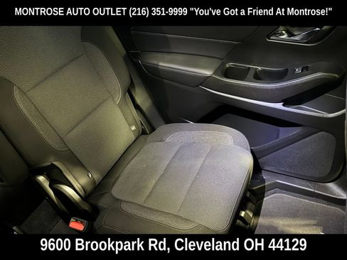 Used 2023 Chevrolet Traverse LT FWD image 34