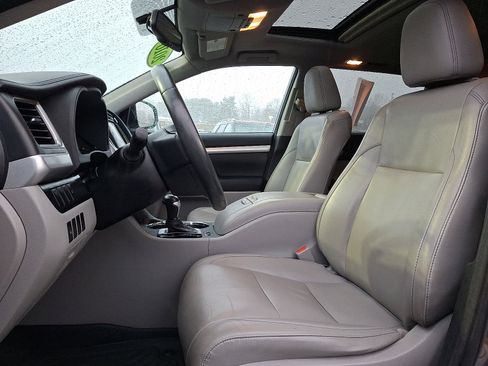 Used 2016 Toyota Highlander XLE image 13