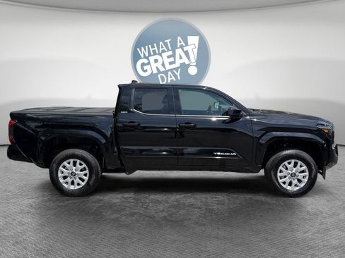 Certified 2026 Toyota Tacoma SR5 AWD/4WD image 2