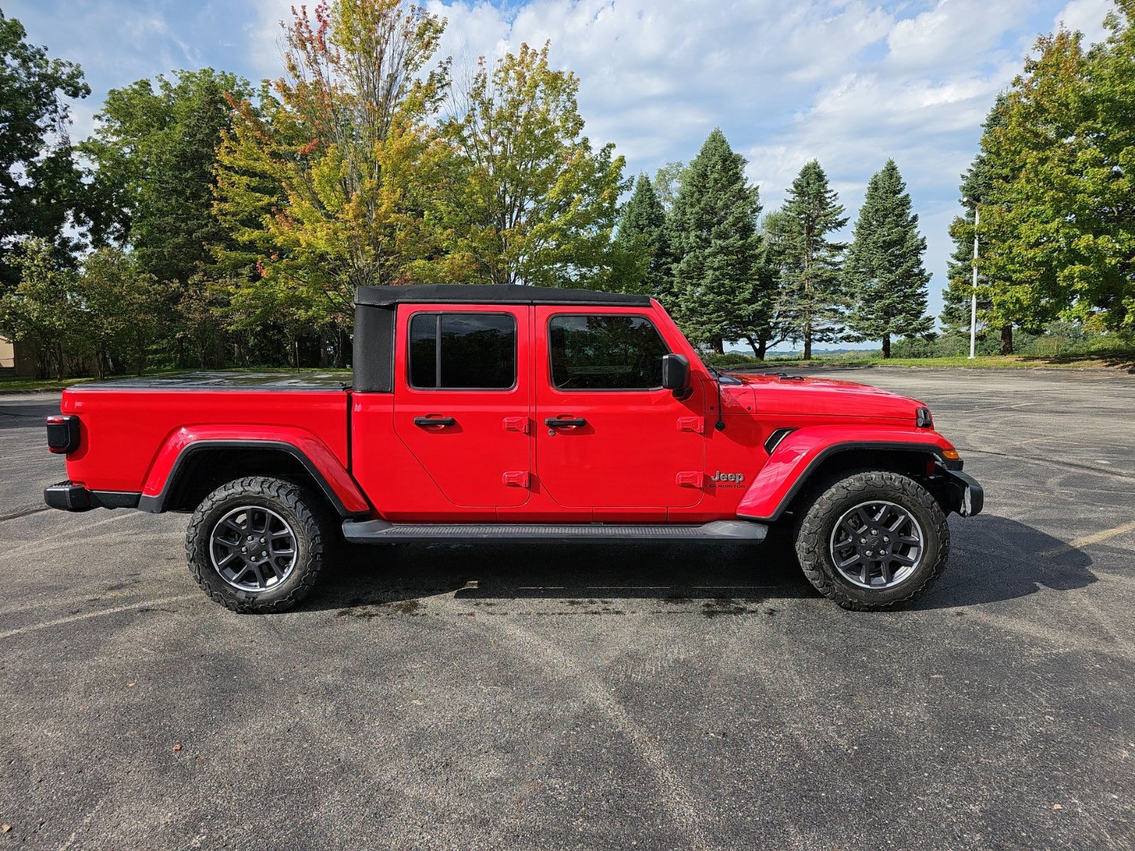 Used 2020 Jeep Gladiator Overland AWD/4WD image 7