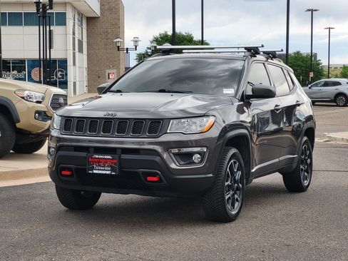 Used 2019 Jeep Compass Trailhawk w/ Cold Weather Group AWD/4WD image 8