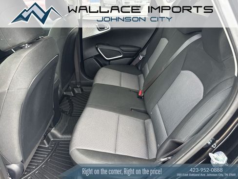Used 2024 Kia Soul LX w/ Option Group 015 FWD image 32