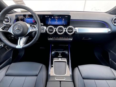 New 2026 Mercedes-Benz GLB 250 4MATIC image 5