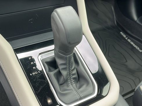 Certified 2025 Subaru Forester Premium image 18