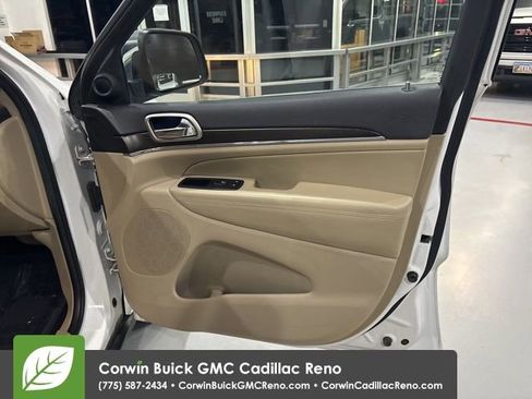 Used 2015 Jeep Grand Cherokee Limited image 28