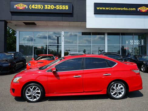 Used 2015 Nissan Sentra SR w/ SR Premium Package FWD image 2