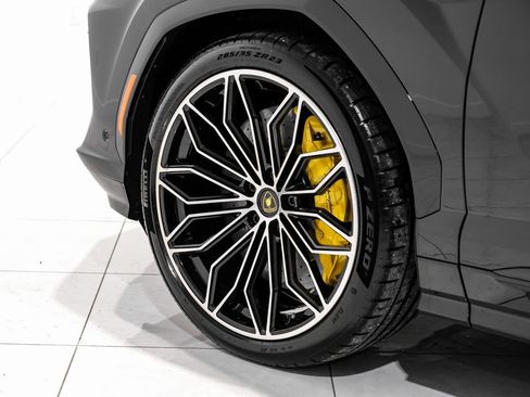 Used 2025 Lamborghini Urus SE image 57
