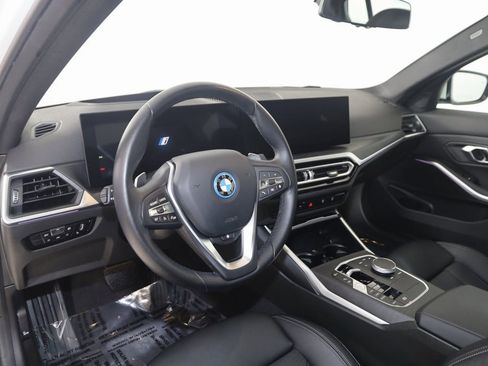 Used 2023 BMW 330e xDrive w/ Premium Package image 27