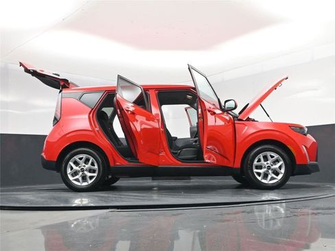 Used 2024 Kia Soul LX w/ Option Group 015 image 35