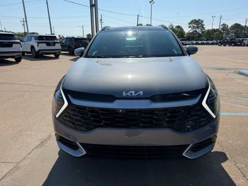 Used 2025 Kia Sportage EX w/ Premium Package FWD image 2