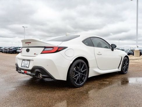 Used 2024 Toyota GR86 Premium RWD image 7