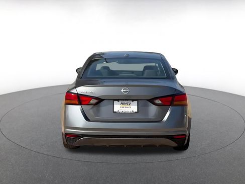 Used 2025 Nissan Altima 2.5 SV image 12