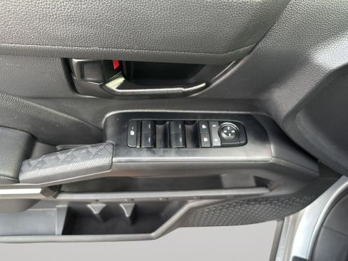 Used 2025 Toyota Tacoma SR5 image 4