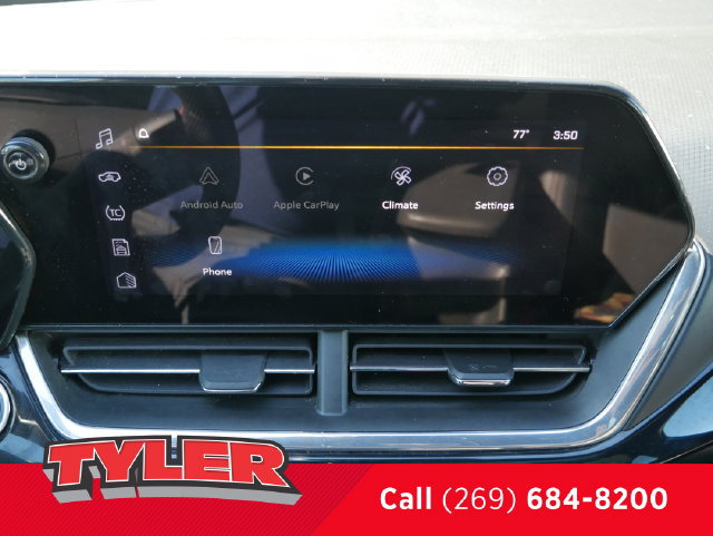 Used 2024 Chevrolet Trax RS w/ Sunroof Package FWD image 46
