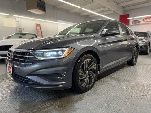 Used 2019 Volkswagen Jetta SEL Premium image 1