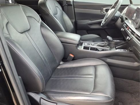 Used 2025 Kia Sorento S w/ Panoramic Sunroof Package image 16