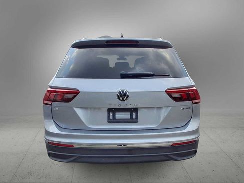 Used 2024 Volkswagen Tiguan SE w/ Panoramic Sunroof Package AWD/4WD image 7