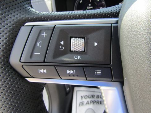 Used 2025 Mitsubishi Outlander 4WD Plug-In Hybrid image 18