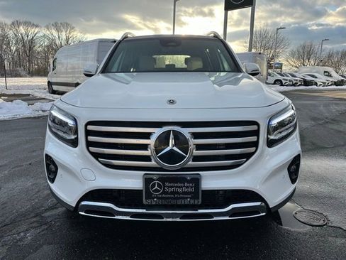 Used 2026 Mercedes-Benz GLB 250 4MATIC image 2