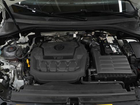 Used 2024 Volkswagen Tiguan SE AWD/4WD image 30