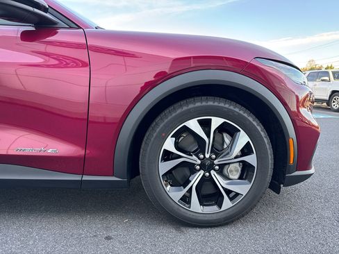 New 2025 Ford Mustang Mach-E Select image 20