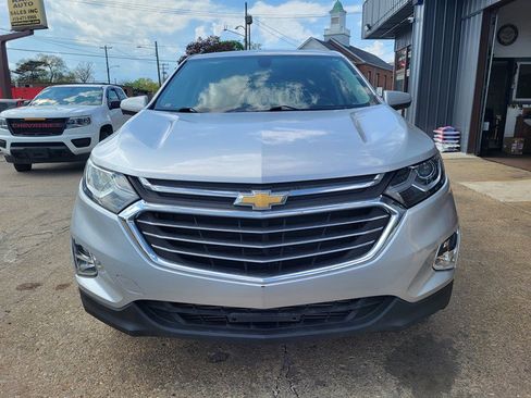 Used 2019 Chevrolet Equinox LT FWD image 2