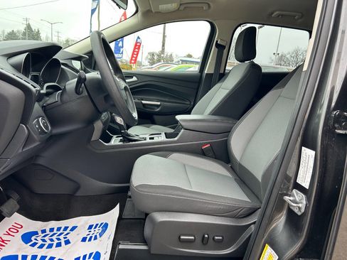 Used 2019 Ford Escape SE image 23