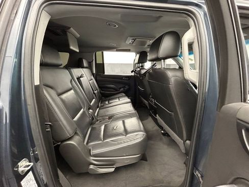 Used 2020 Chevrolet Suburban LT RWD image 52