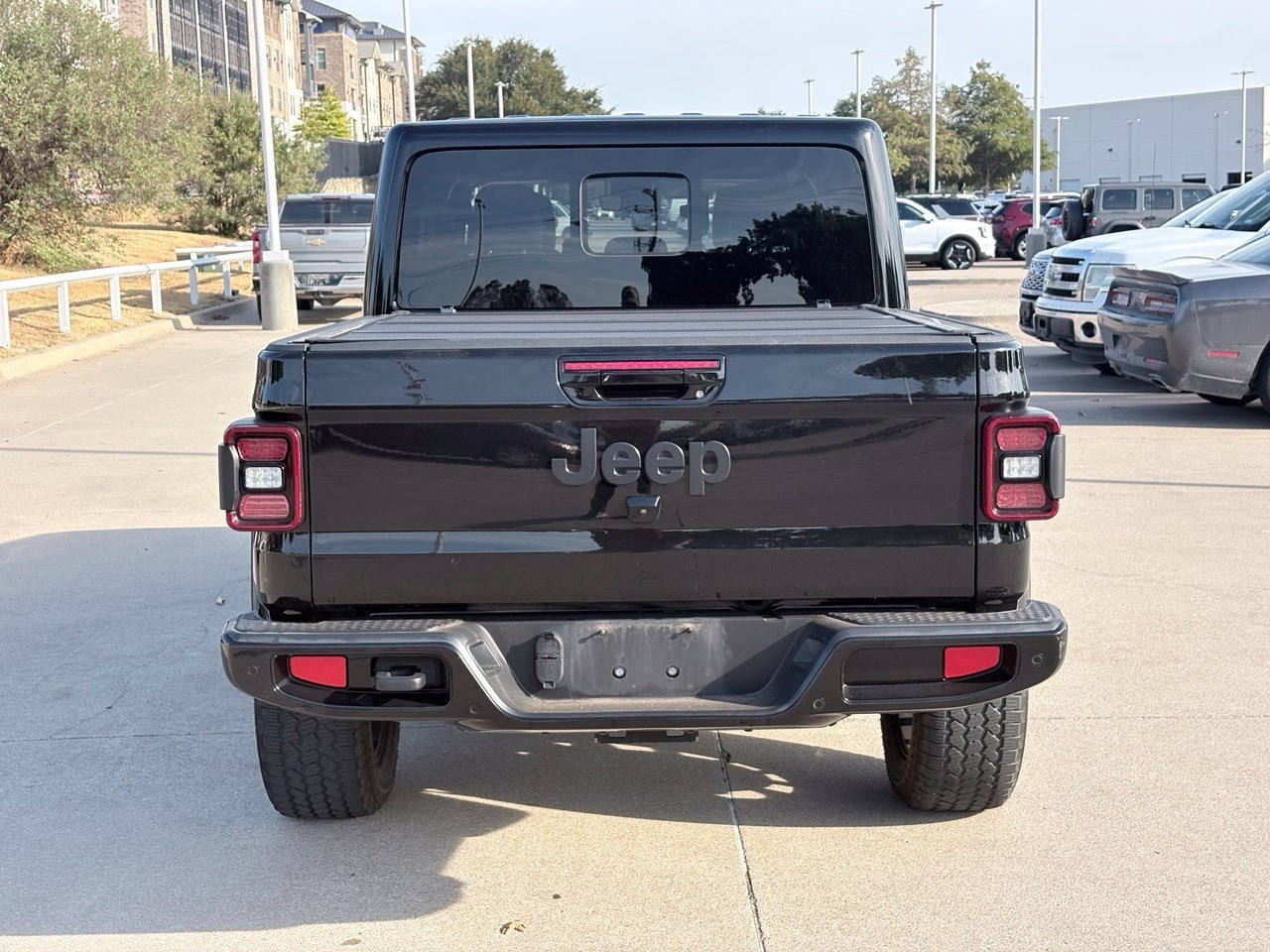 Used 2022 Jeep Gladiator Overland AWD/4WD image 5